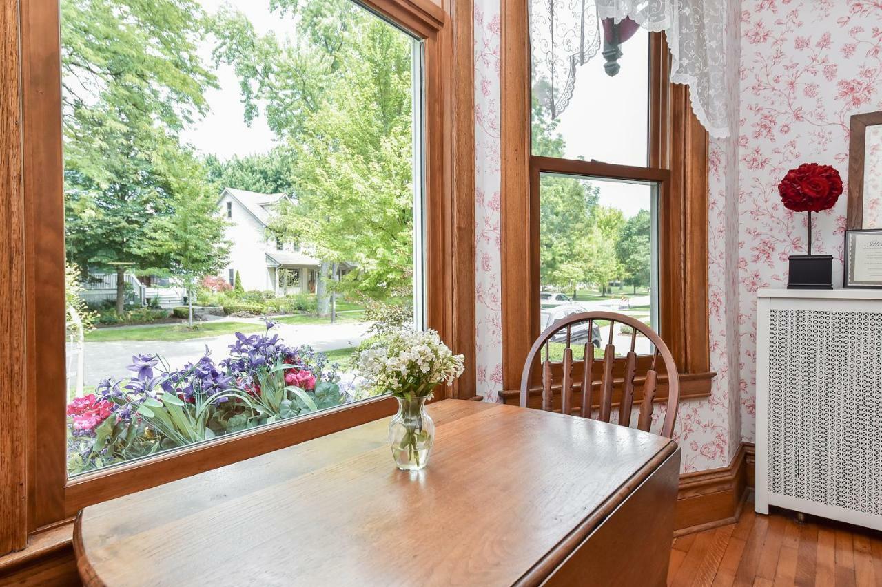Harrison House Bed & Breakfast Naperville Exteriör bild