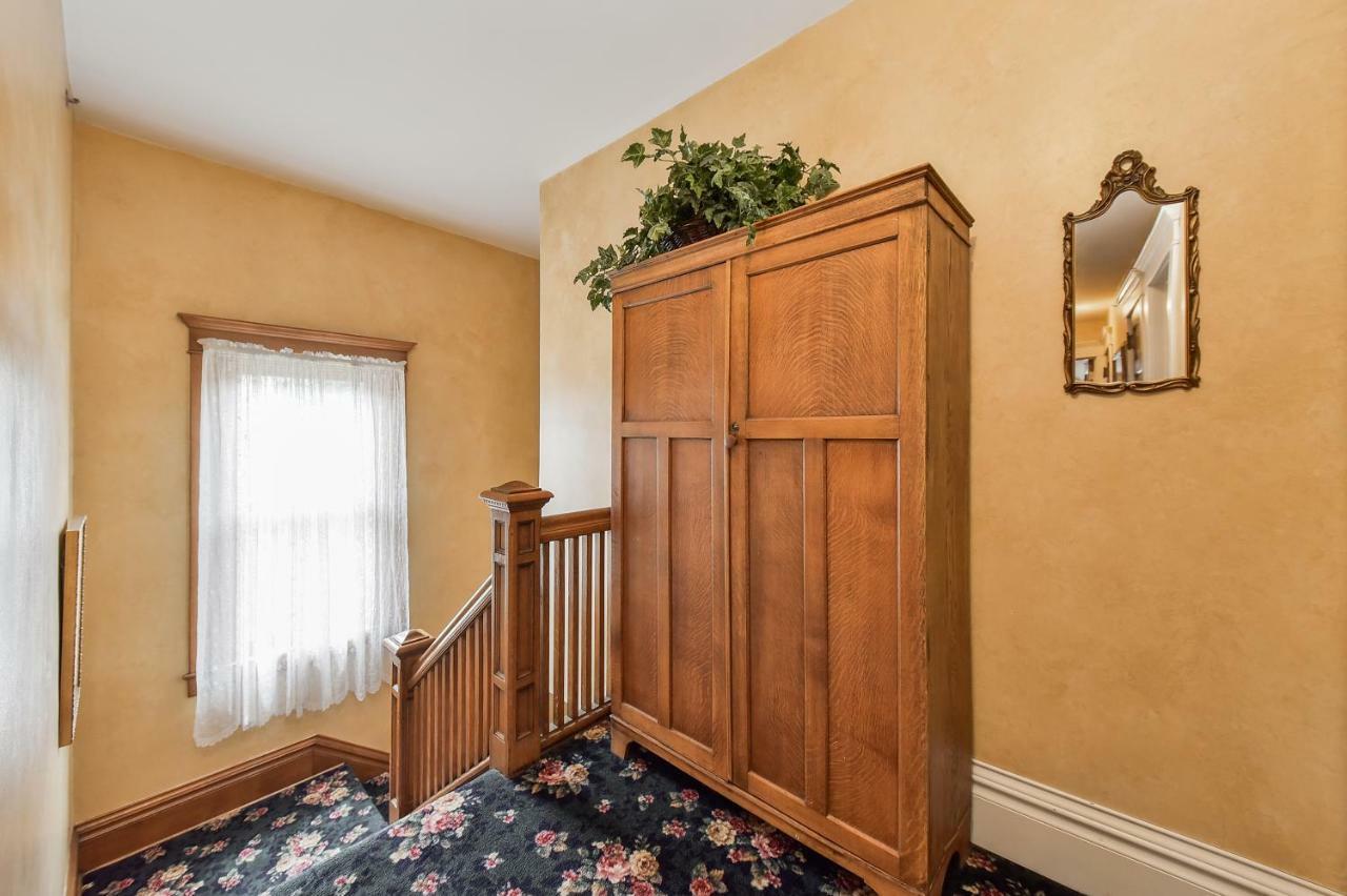 Harrison House Bed & Breakfast Naperville Exteriör bild