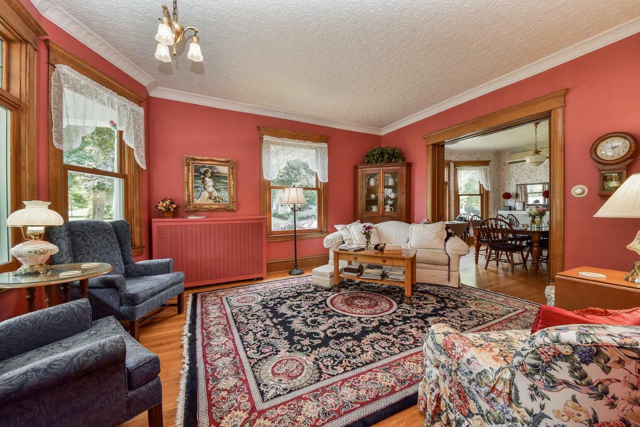 Harrison House Bed & Breakfast Naperville Exteriör bild