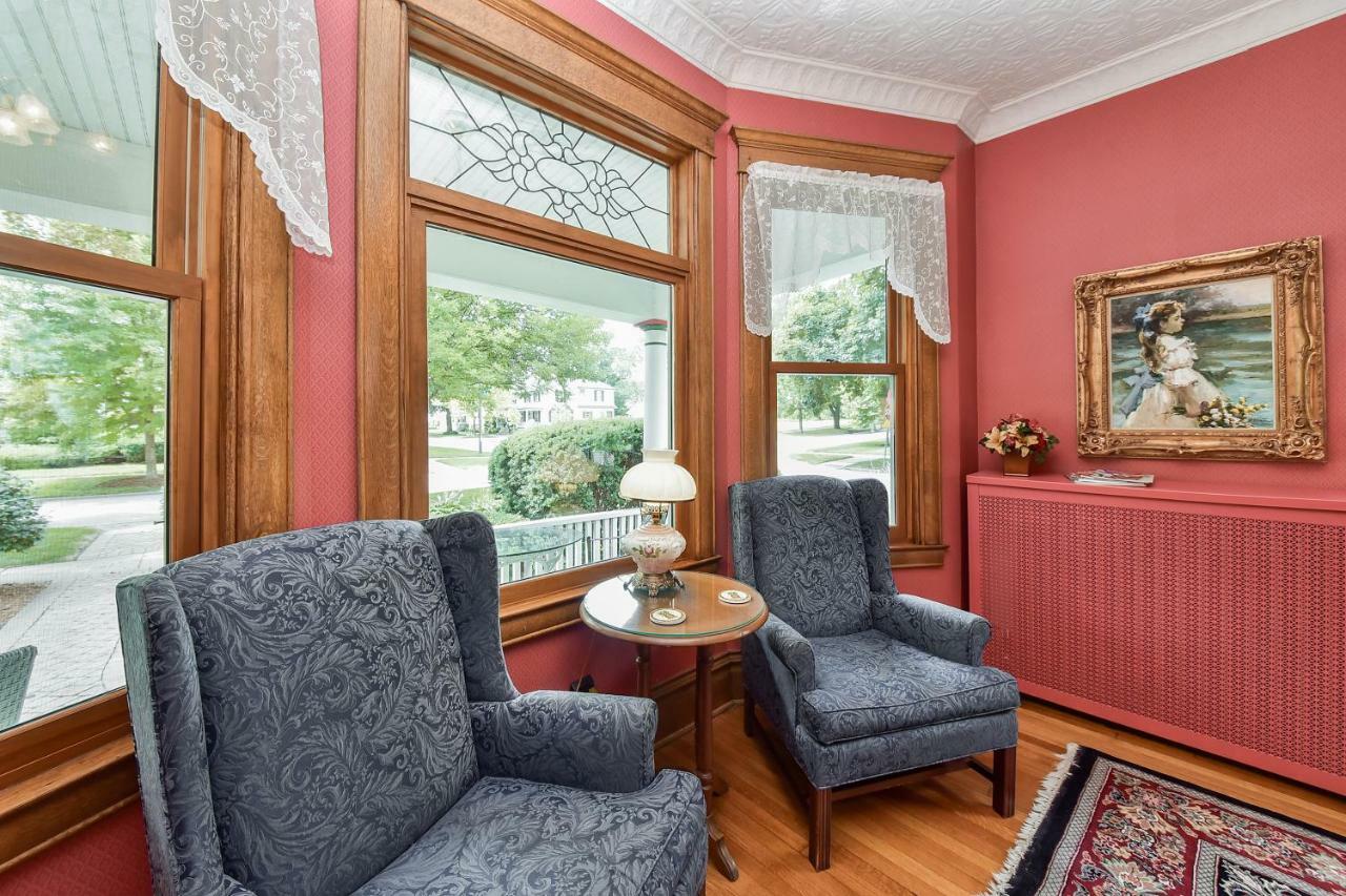 Harrison House Bed & Breakfast Naperville Exteriör bild
