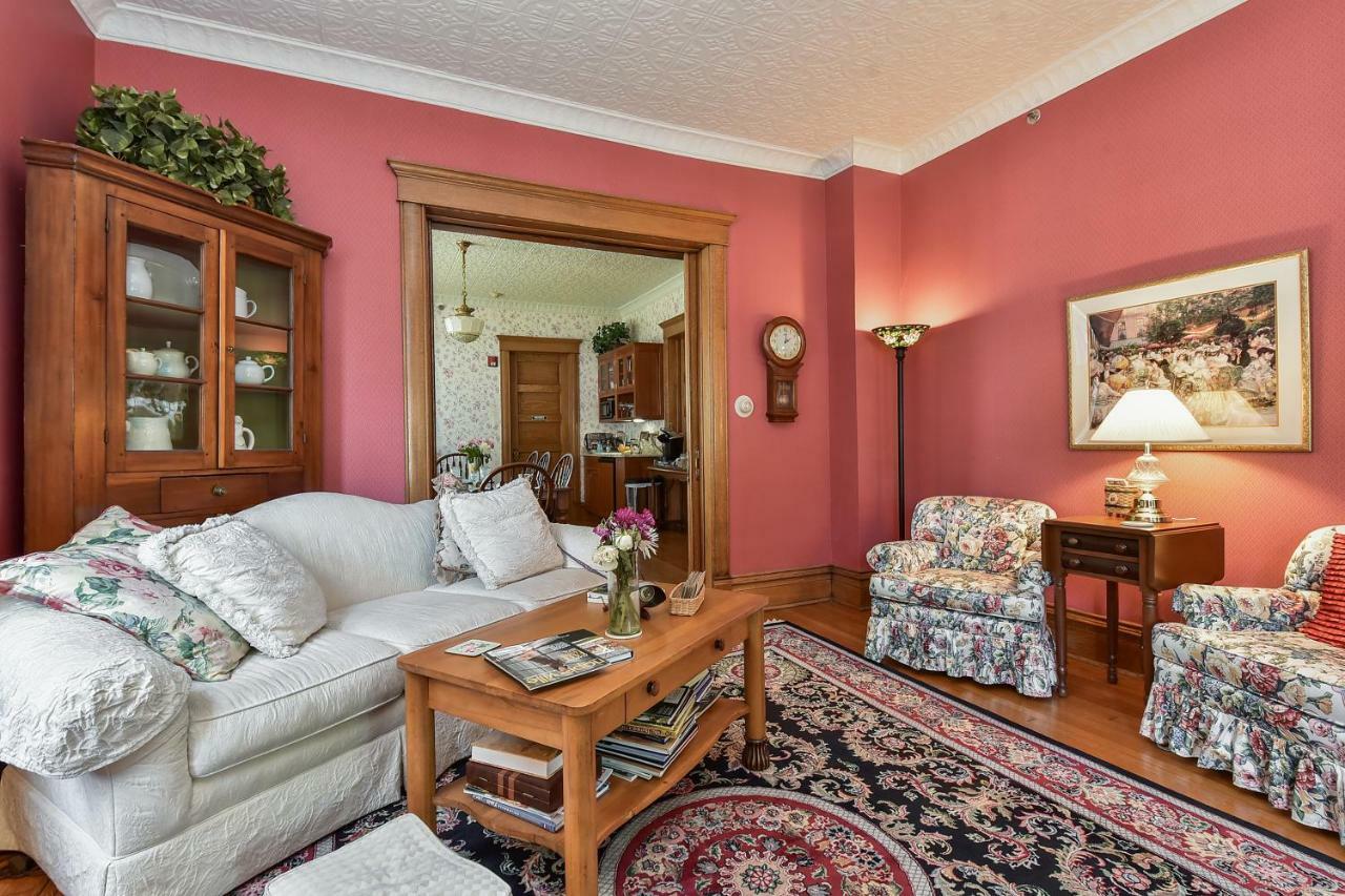 Harrison House Bed & Breakfast Naperville Exteriör bild