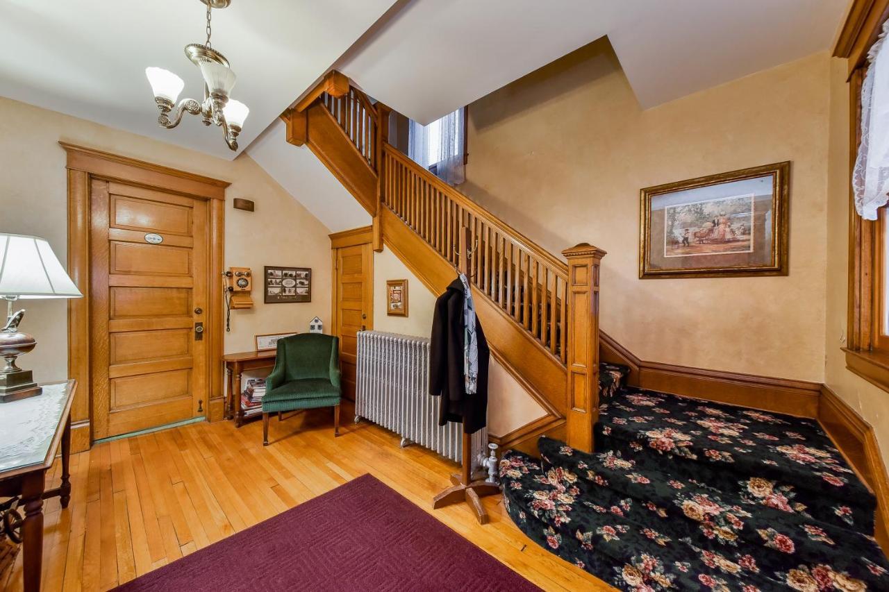 Harrison House Bed & Breakfast Naperville Exteriör bild