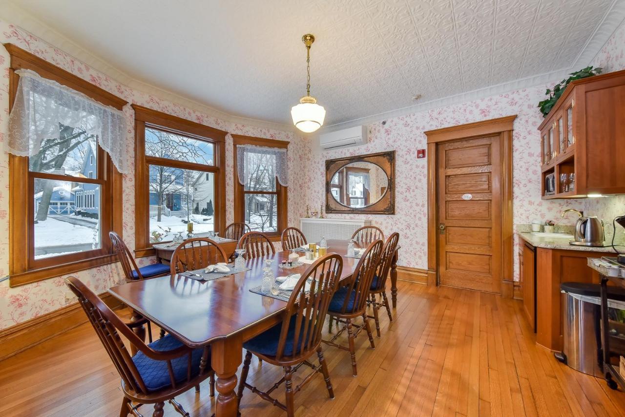Harrison House Bed & Breakfast Naperville Exteriör bild